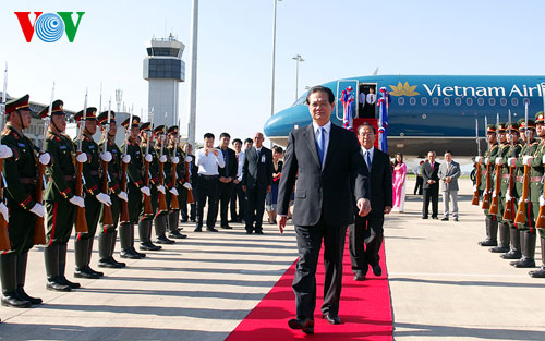 นายกรัฐมนตรีเหงียนเติ๊นหยุงเข้าร่วมกิจกรรมต่างๆในกรอบการประชุมสุดยอดเขตสามเหลี่ยมพัฒนา